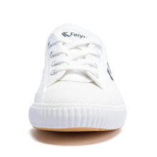 Load image into Gallery viewer, Vintage Classic Low-top Canvas Sneaker